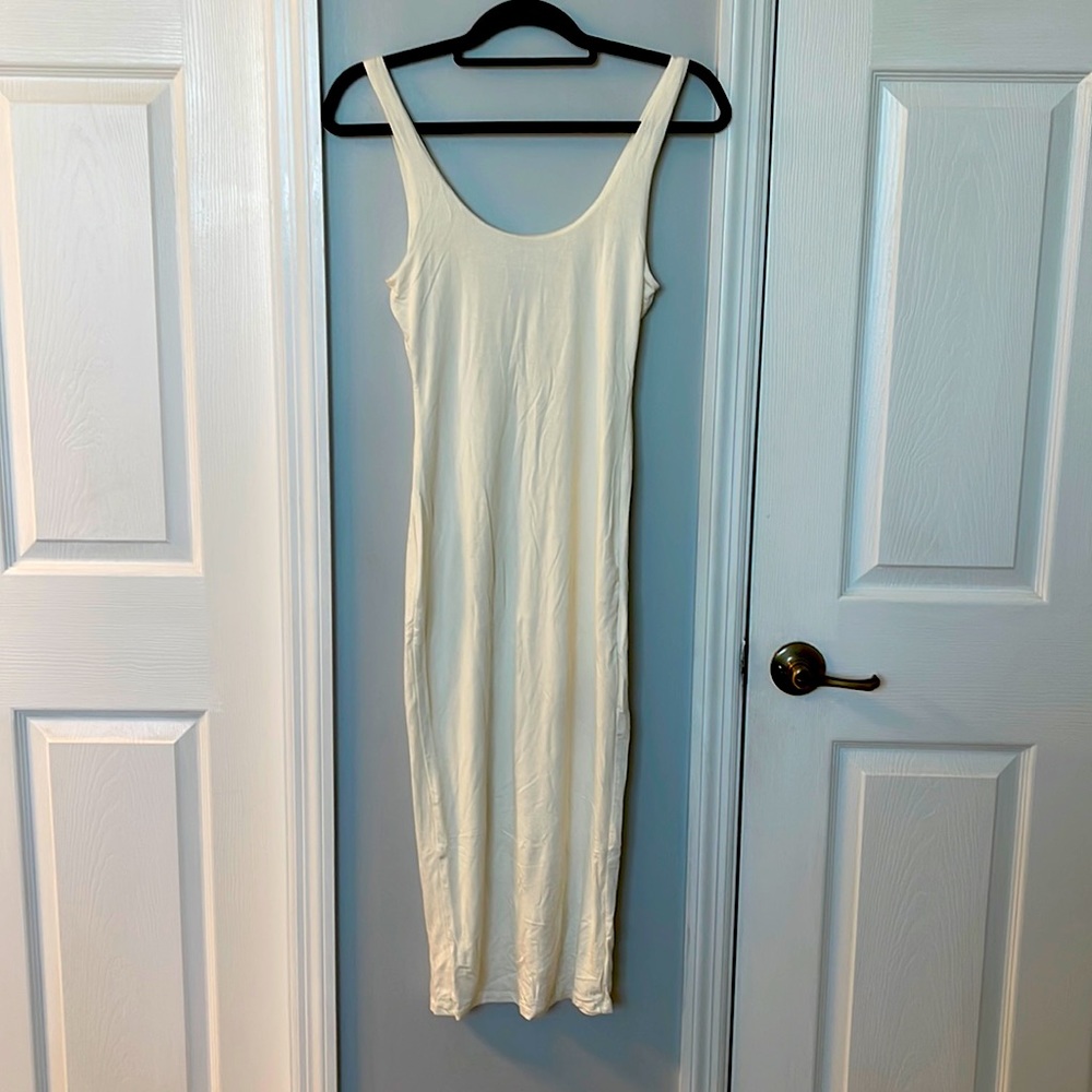 Beautiful white dress in size Medium